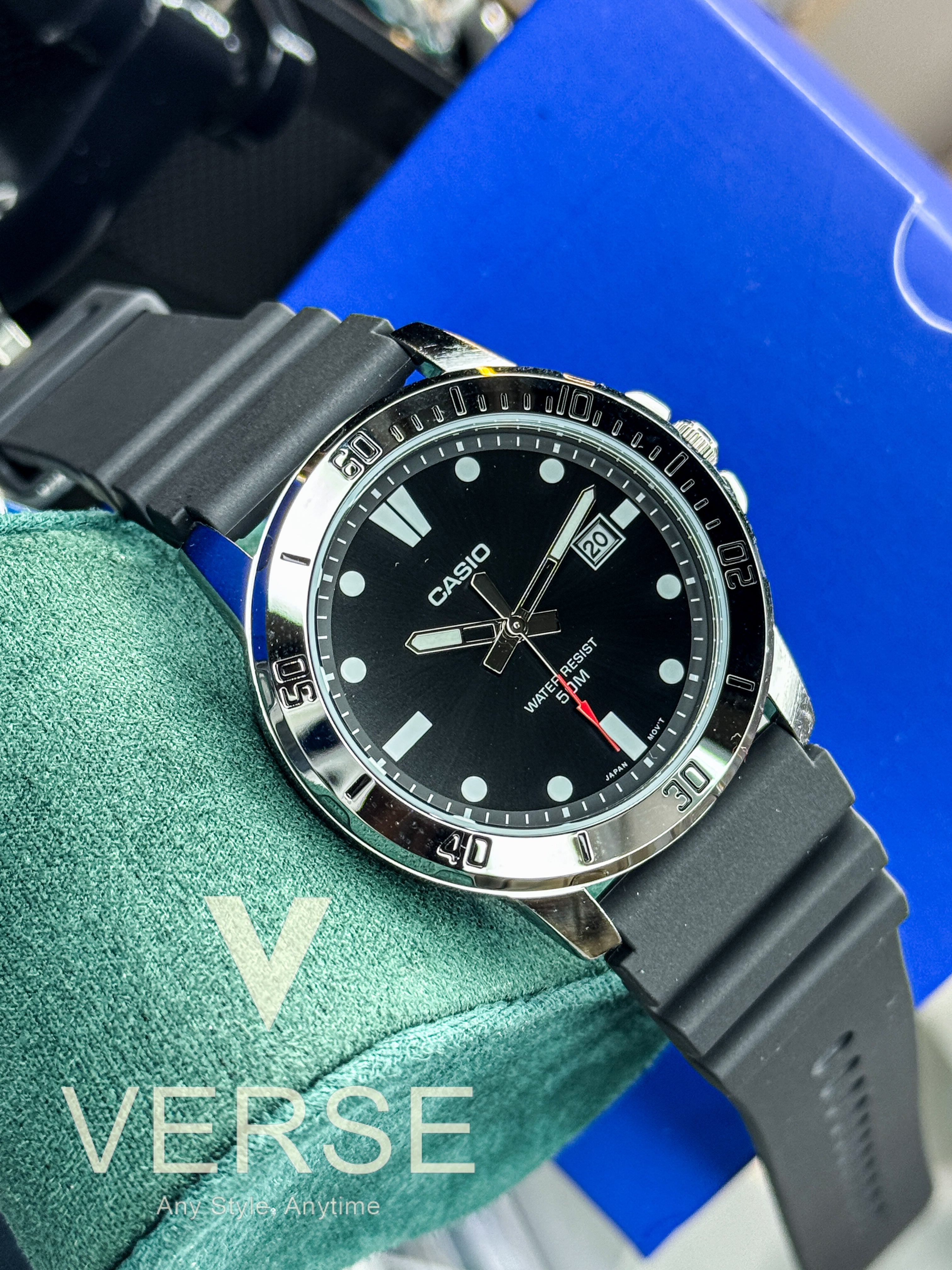 Casio MTP-VD01-1EV men’s black stainless steel watch with black dial