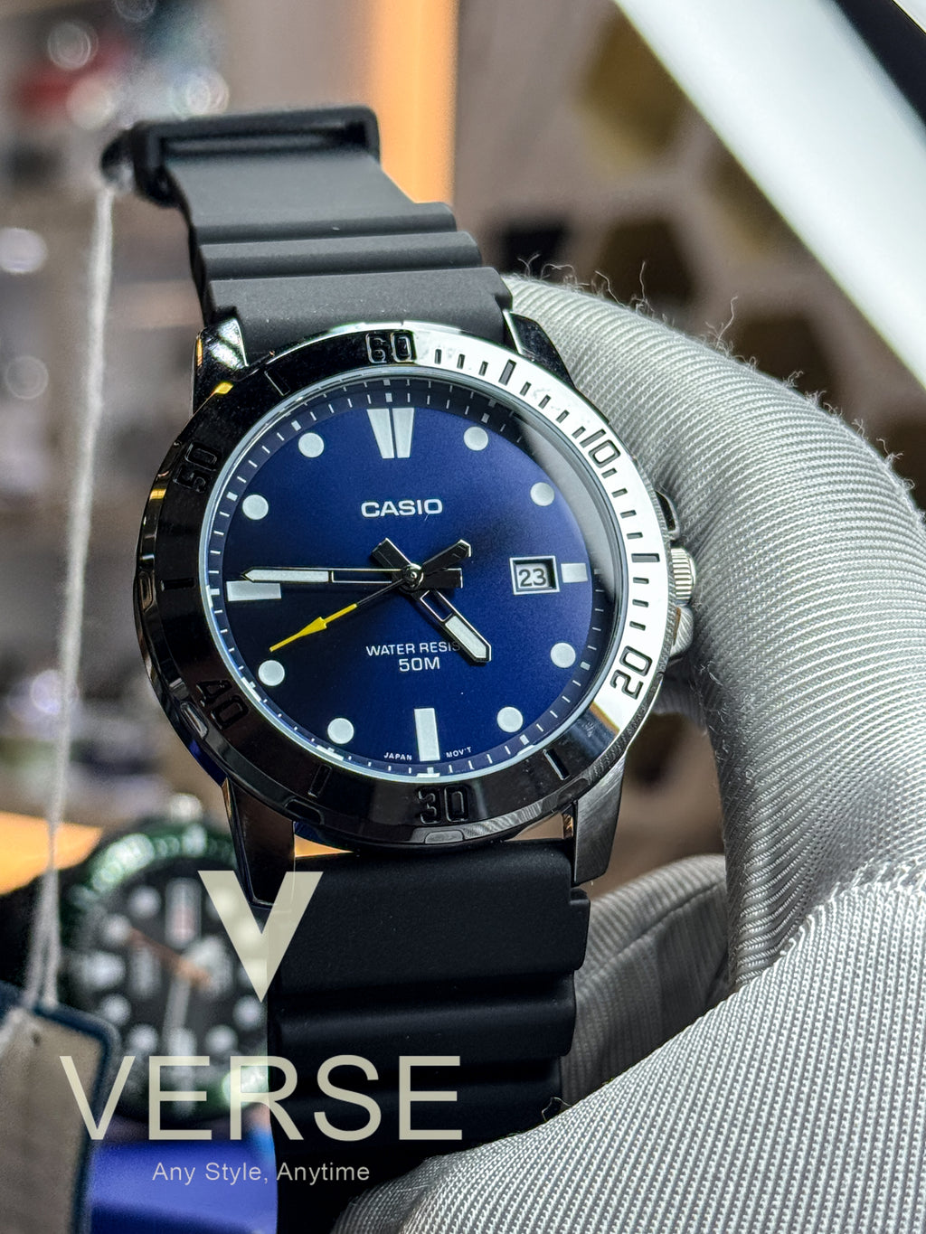 Casio MTP-VD01-2EV men’s silver stainless steel watch with blue dial Bd 