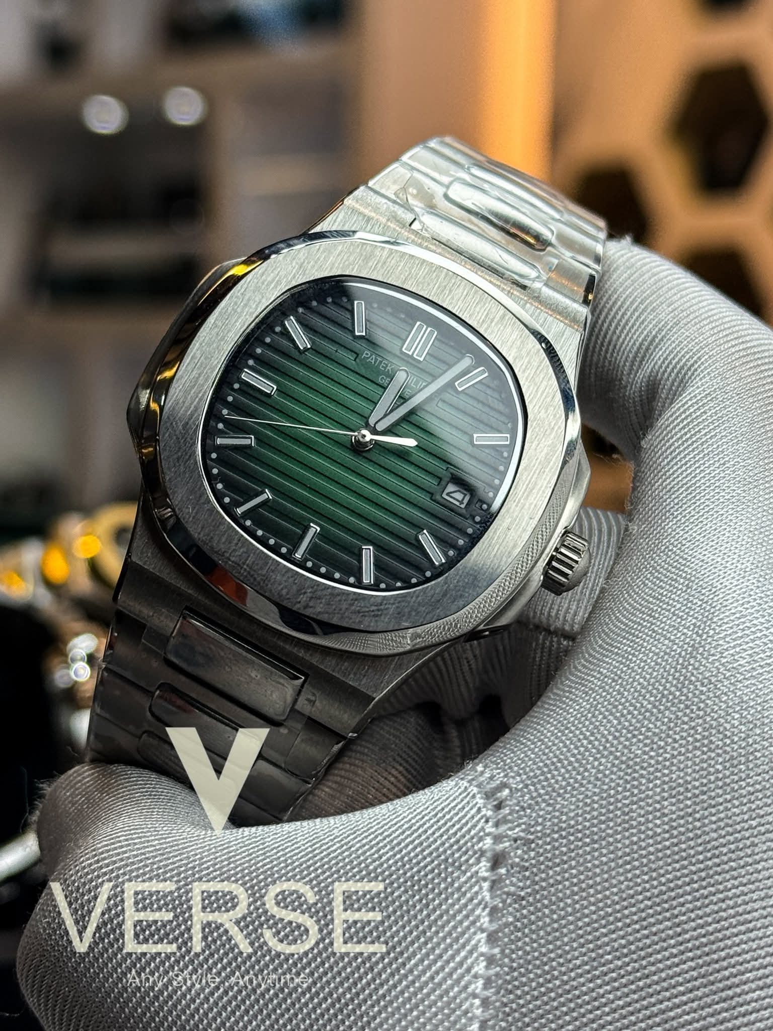 Patek Philippe Nautilus Automatic - Gradient Green Dial Triple A