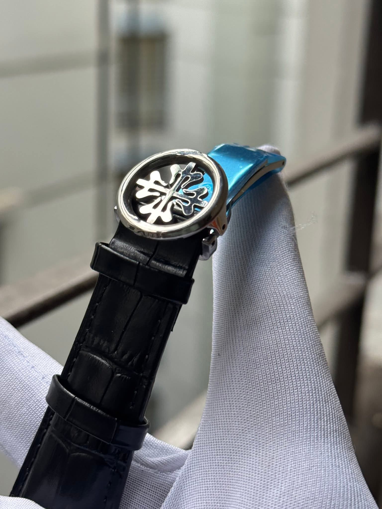 Patek Philippe Nautilus Navy-Blue Belt Silver Case Sunburst Blue Dial Quartz AA