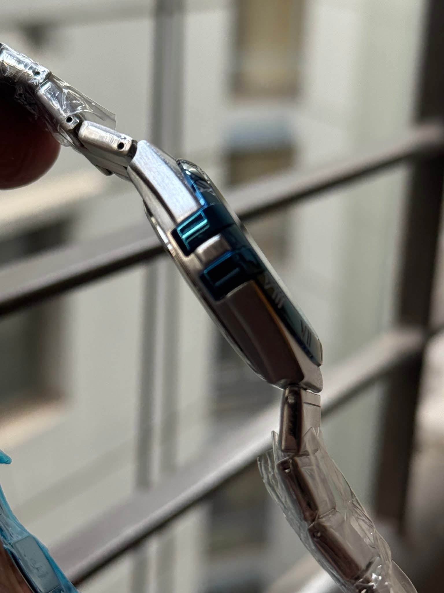 Omega Constellation | Black Dial Black Bezel - Sweep