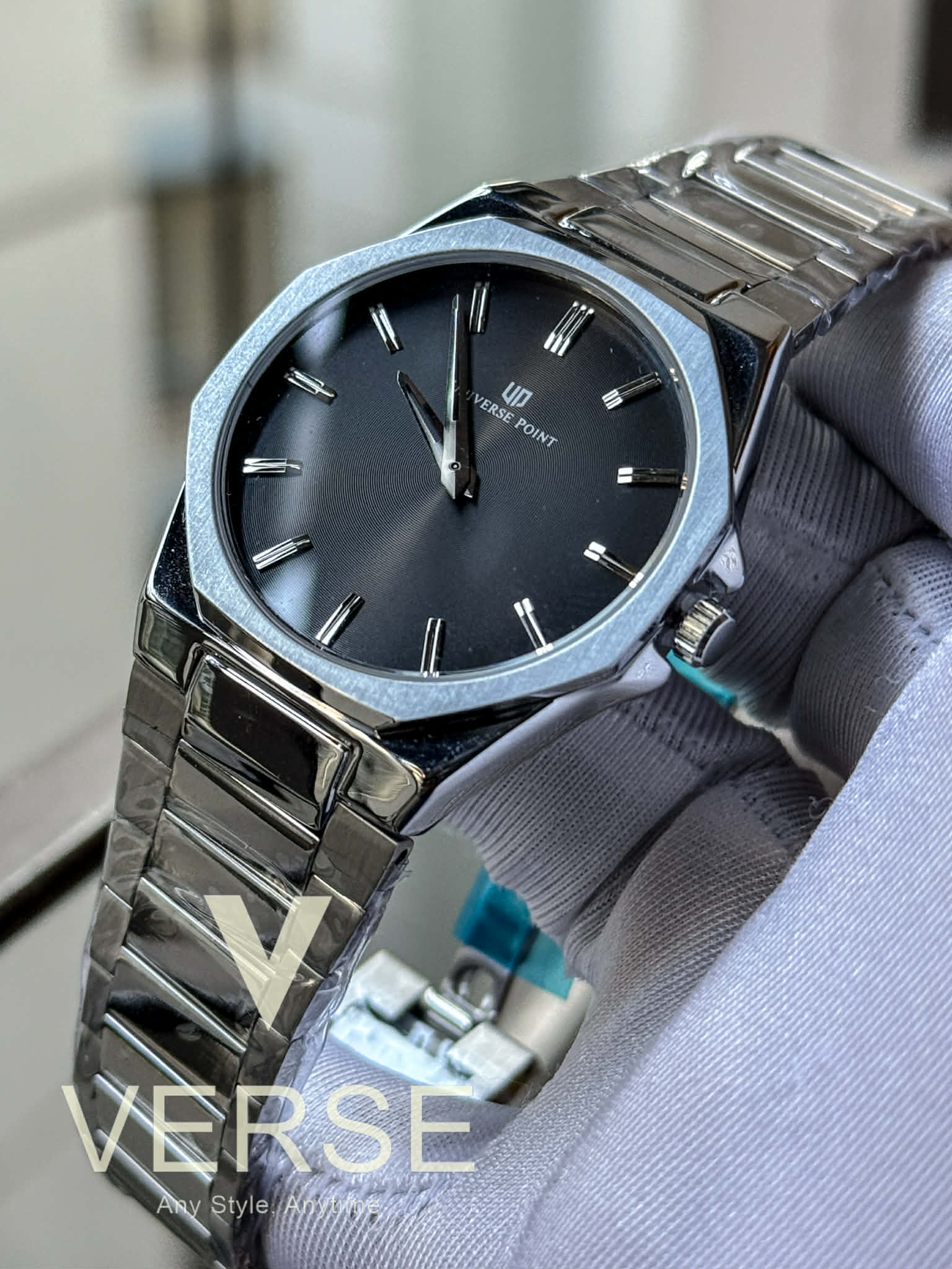 UNIVERSE POINT Slim Octagonal – Silver Chain Black Gradient Dial | UP3949-088B