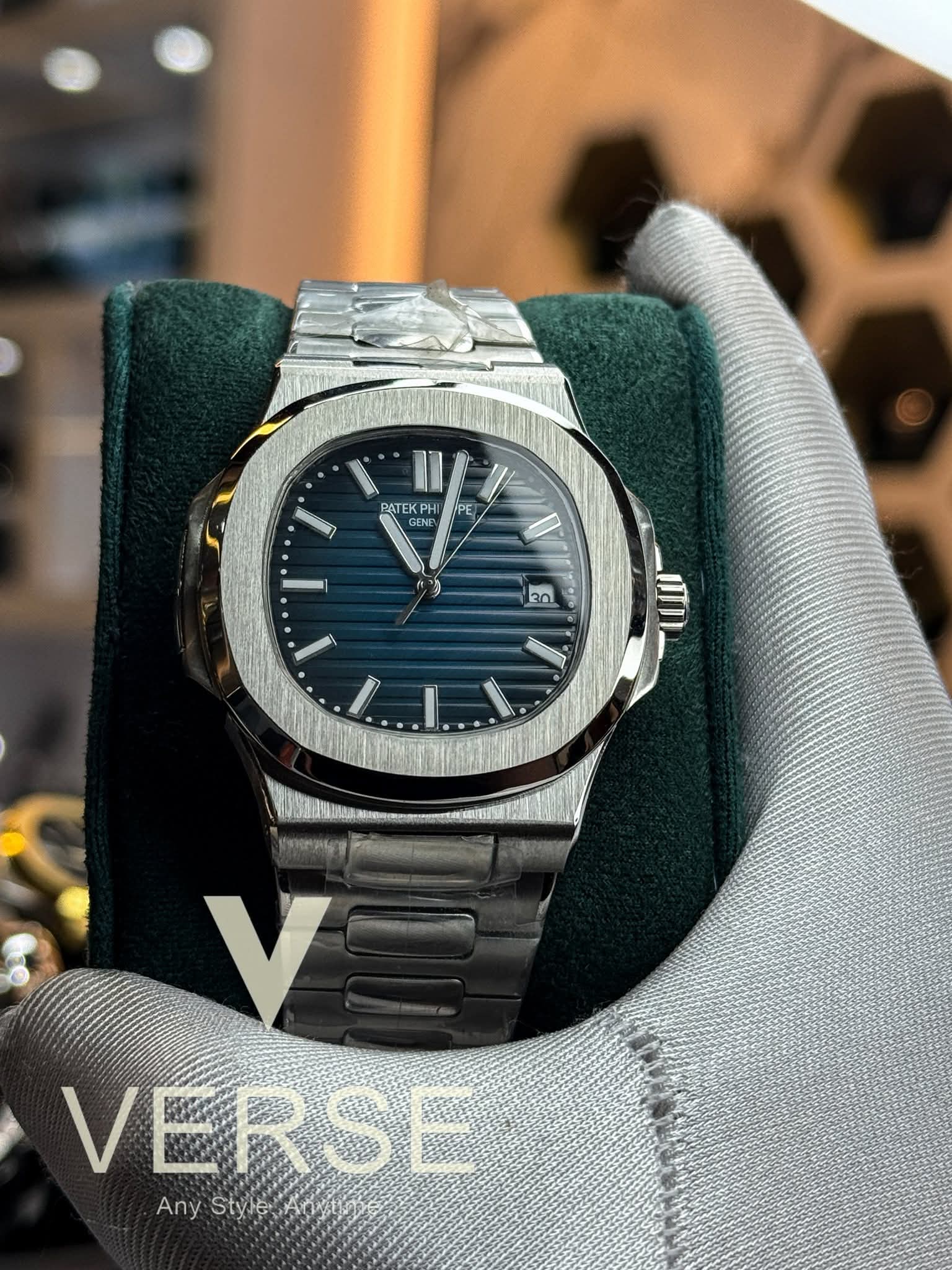 Patek Philippe Nautilus Automatic - Gradient Blue Dial Triple A