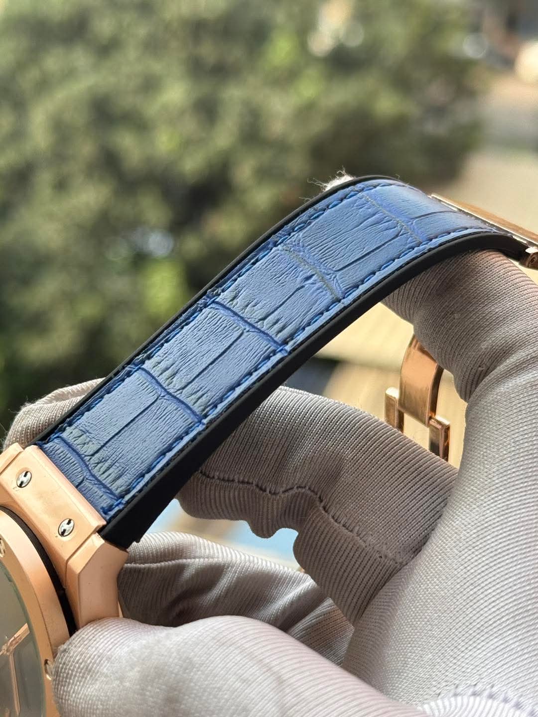 Hublot Classic Fusion Automatic Blue Belt Rose Gold Case AA