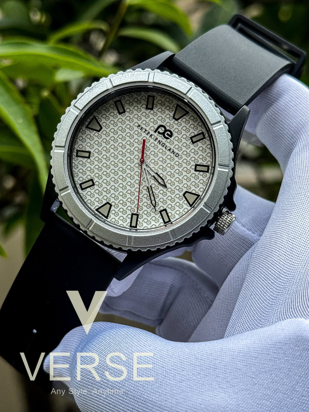 Peter England PE000050C Men’s Analog Watch  Silver-Grey Dial, Black Silicone Strap| Peter England PE000050C