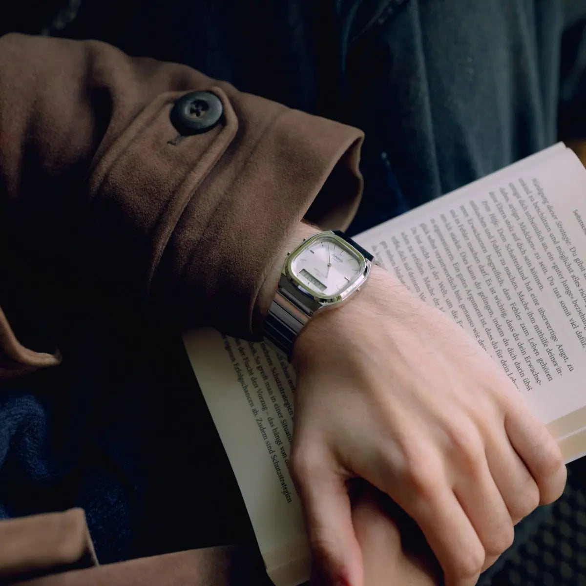 Casio Vintage AQ-240E-7A Dual Time Silver Dial Watch | Casio Vintage AQ-240E-7A