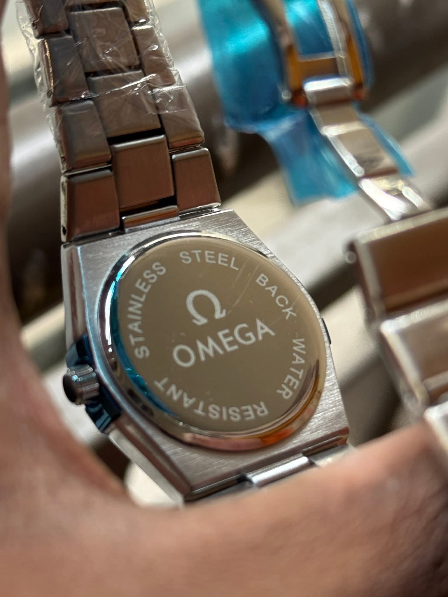 Omega Constellation | Black Dial Black Bezel - Sweep