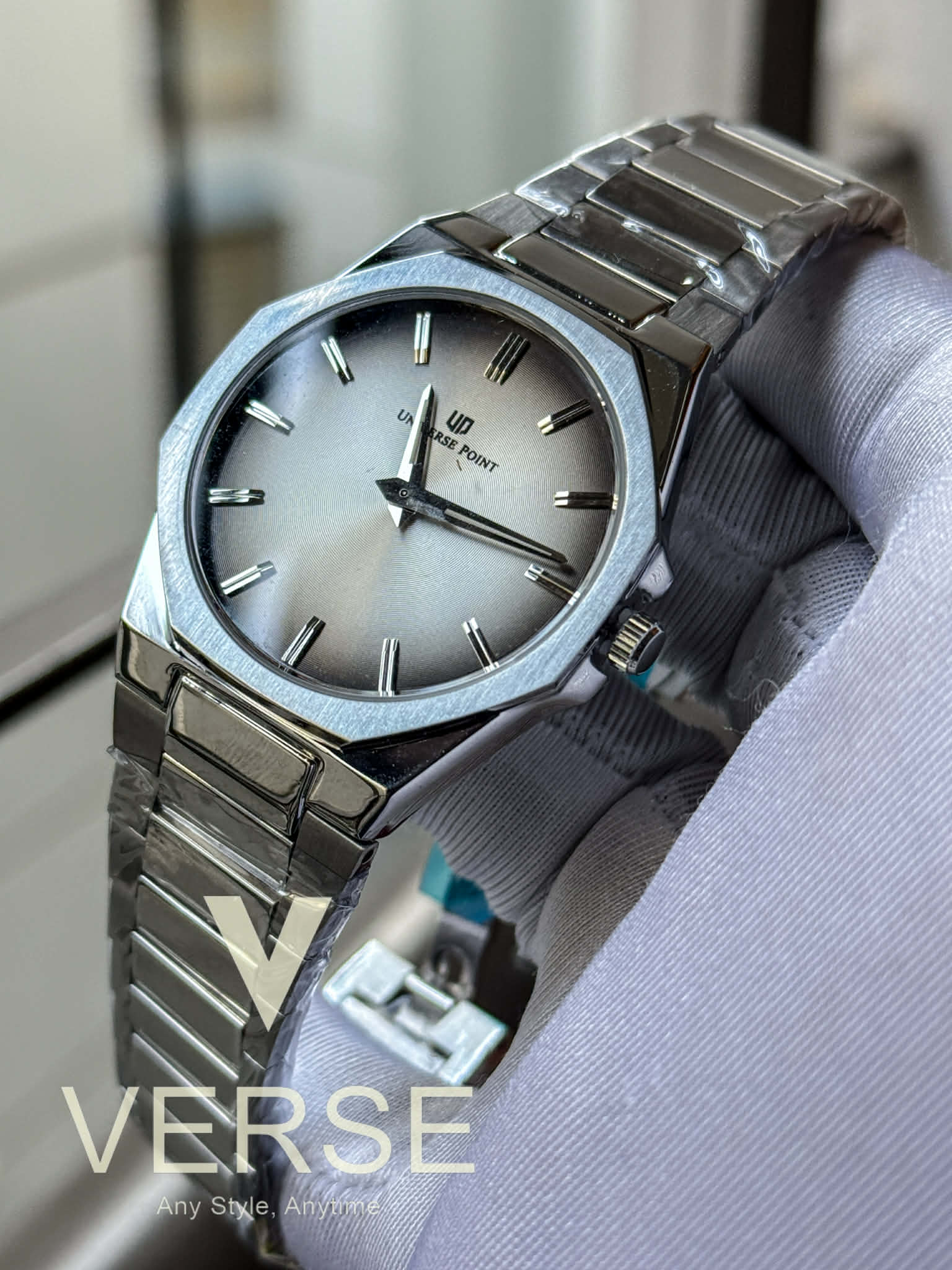 UNIVERSE POINT Slim Octagonal – Silver Chain Silver Gradient Dial | UP3949-088B
