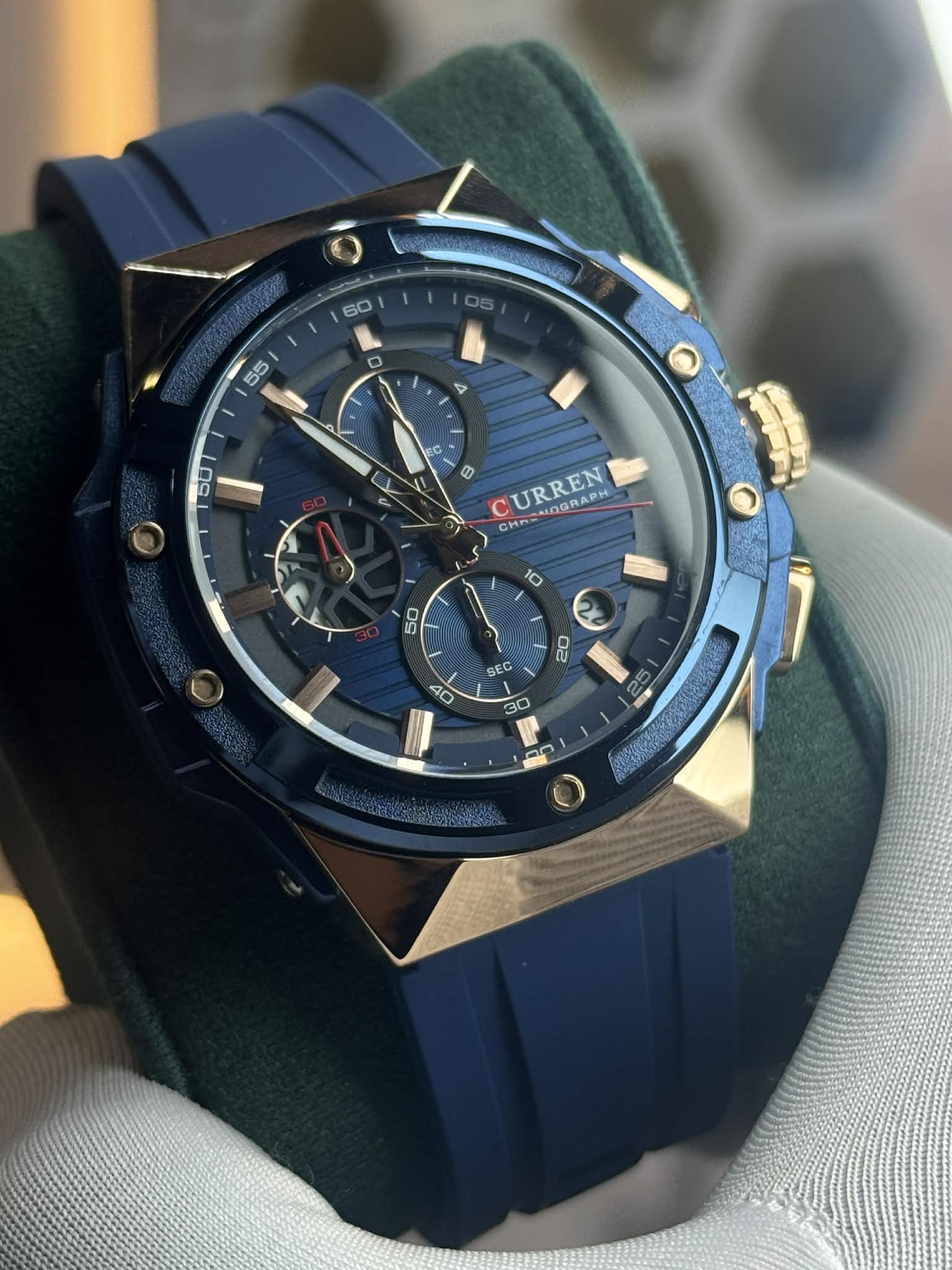 Curren 8462 Men’s Chronograph Quartz Watch – Blue Silicone Strap & Gold-Tone Accents