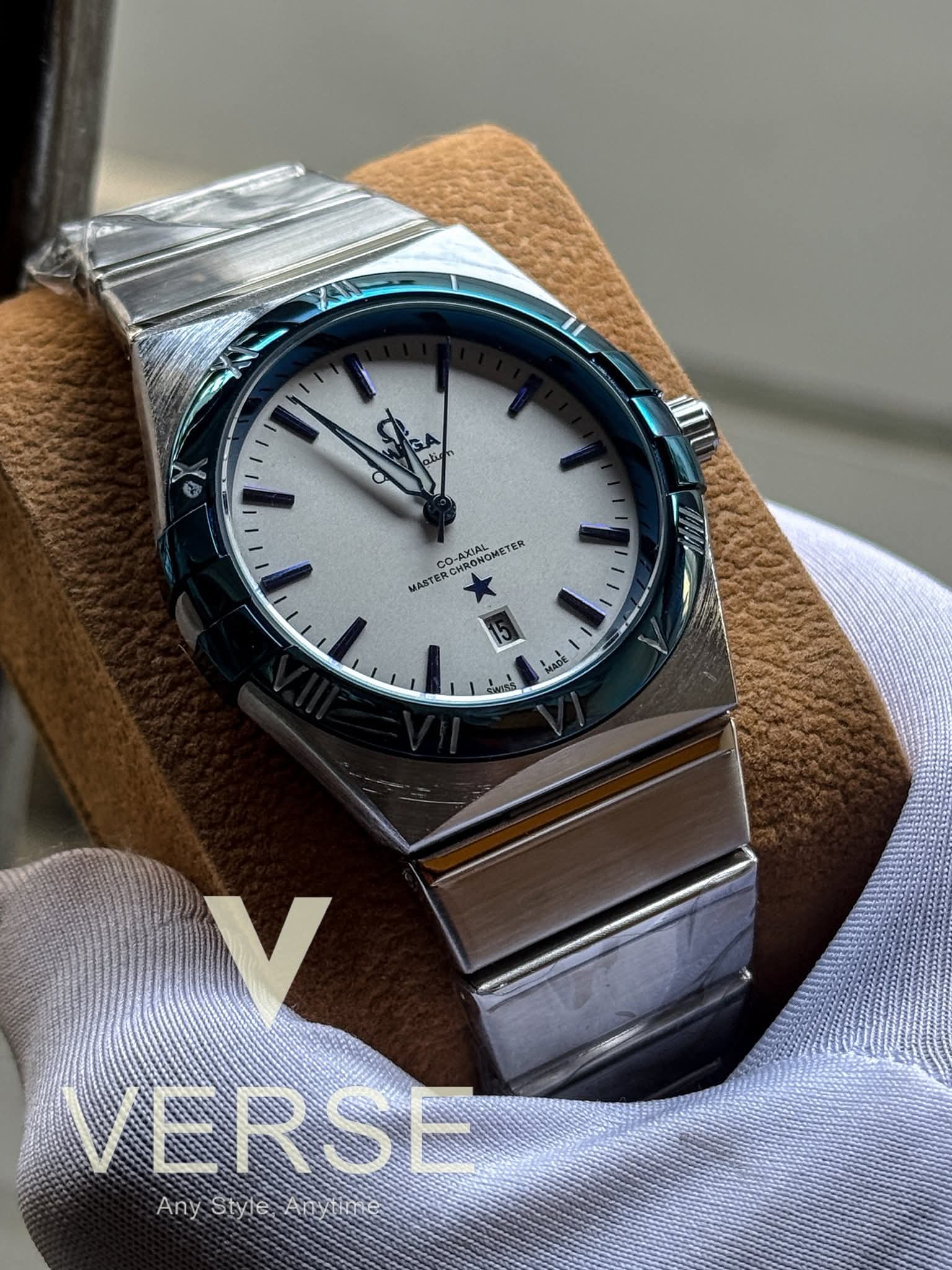 Omega Constellation | White Dial Blue Bezel - Sweep
